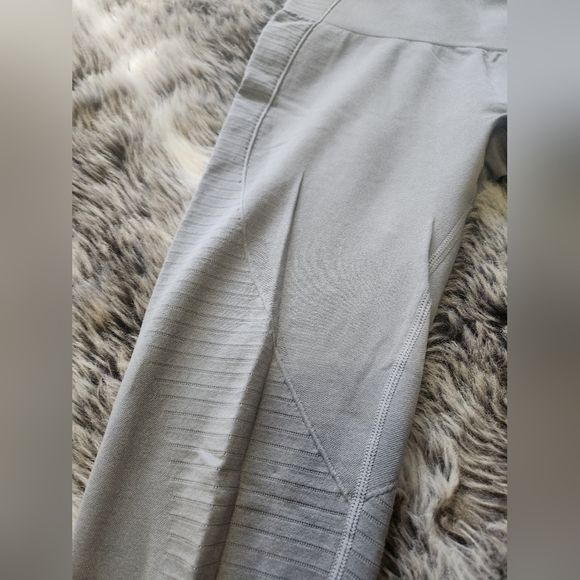 Gymshark grey leggings - Picture 8 of 8